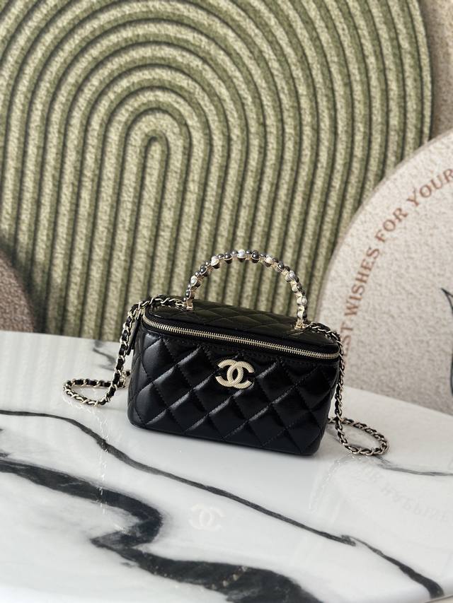 新品Nechane1 爆款24P 珍珠化妆长盒子 香门永存Chane124P化妆包自带镜子 随身随地可补妆低调优雅的手柄镶嵌小钻石 近看很精致，走到哪都能美美哒