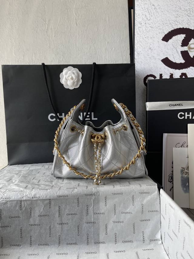 顶级货_ 法国 高端定制品 Chane1 Chanel25S 春夏Hobo抽绳水桶Mini 25Bag 复古金币纽扣抽绳水桶包+菱格纹牛皮 经典链条设计，高级感