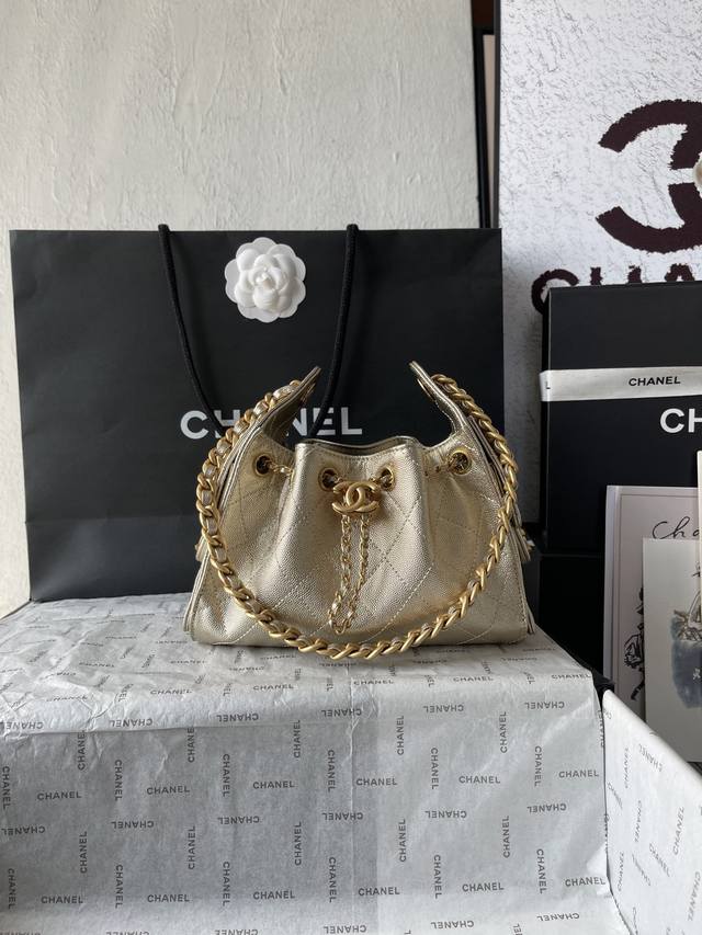 顶级货_ 法国 高端定制品 Chane1 Chanel25S 春夏Hobo抽绳水桶Mini 25Bag 复古金币纽扣抽绳水桶包+菱格纹牛皮 经典链条设计，高级感