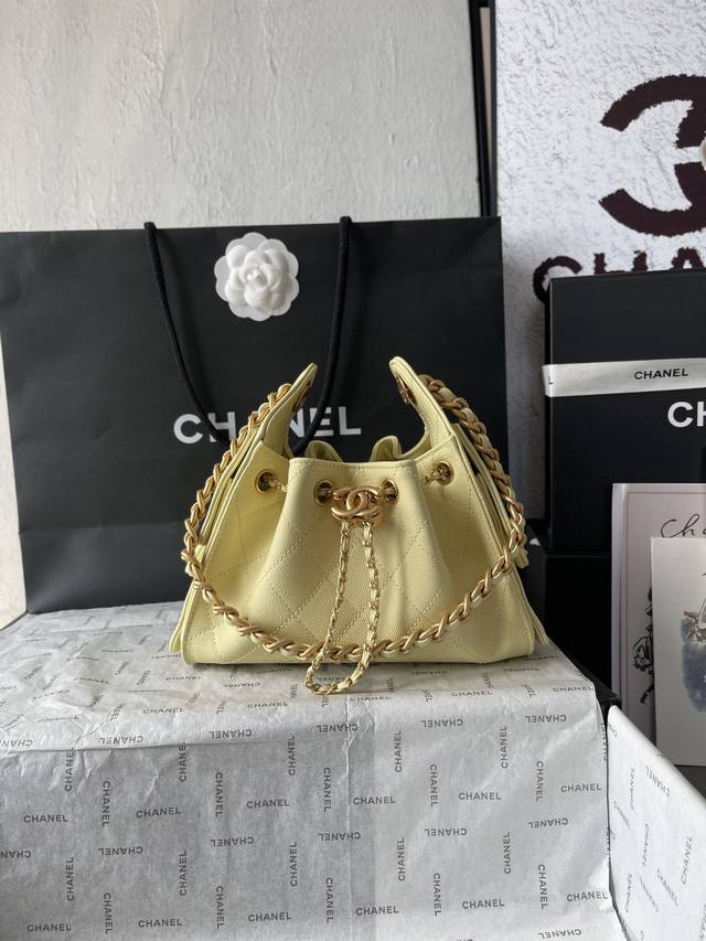顶级货_ 法国 高端定制品 Chane1 Chanel25S 春夏Hobo抽绳水桶Mini 25Bag 复古金币纽扣抽绳水桶包+菱格纹牛皮 经典链条设计，高级感