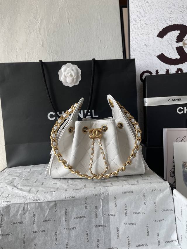 顶级货_ 法国 高端定制品 Chane1 Chanel25S 春夏Hobo抽绳水桶Mini 25Bag 复古金币纽扣抽绳水桶包+菱格纹牛皮 经典链条设计，高级感