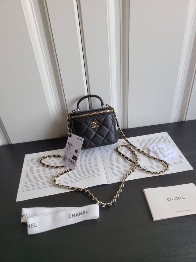 现货 Ohanel S秋冬新品 进口羊皮手提化妆小盒子 小型收纳盒 Ap2860Y尺寸:11*8.5*7Cm 现货 Ohanel S秋冬新品 进口羊皮手提化妆小盒子 小型收纳盒 Ap2860Y尺寸:11*8.5*7Cm