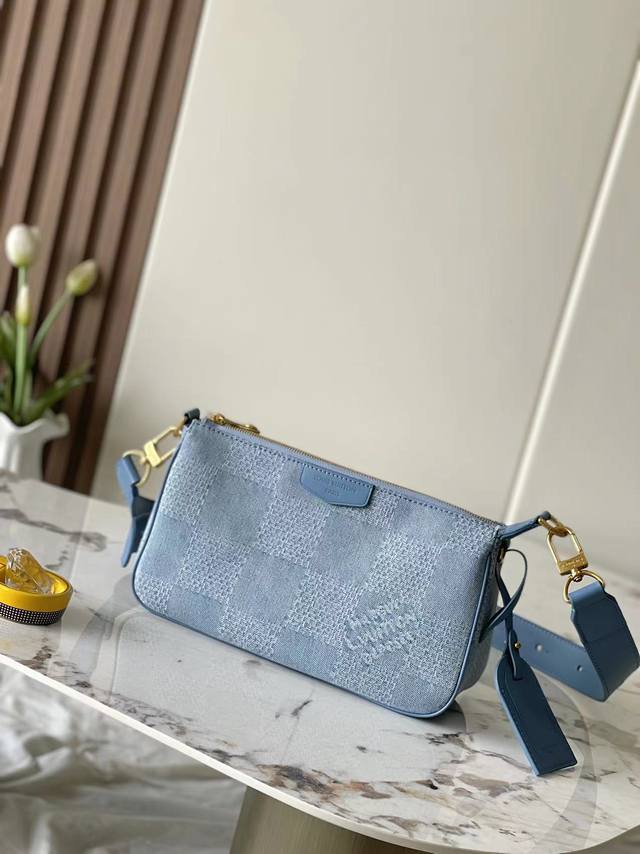 海原外单 独实家拍 半钢Mb163C芯片版原厂皮 本款 Speedy18BandoulièRe手袋 型号:M00204牛仔 材料:A级五金,进口原厂帆布 尺寸: 海原外单 独实家拍 半钢Mb163C芯片版原厂皮 本款 Speedy18BandoulièRe手袋 型号:M00204牛仔 材料:A级五金,进口原厂帆布 尺寸: