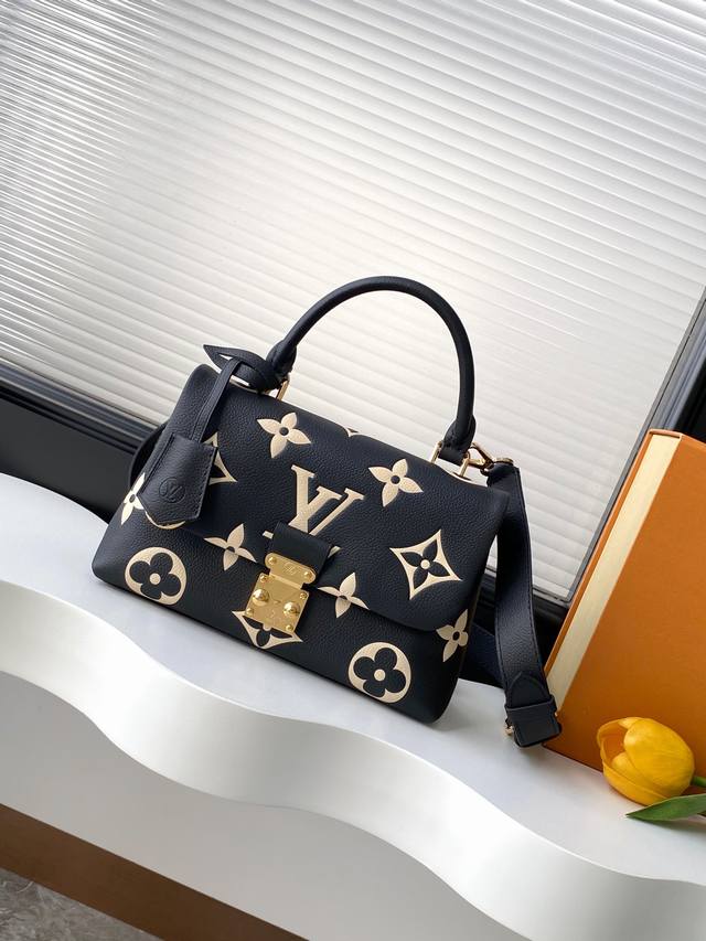 动态163C01芯片 顶级原单加强版 M45978黑丝印小号 M46008白色压印小号 M45977黑色压印小号 本款 Madeleine Bb 手袋为 Mon