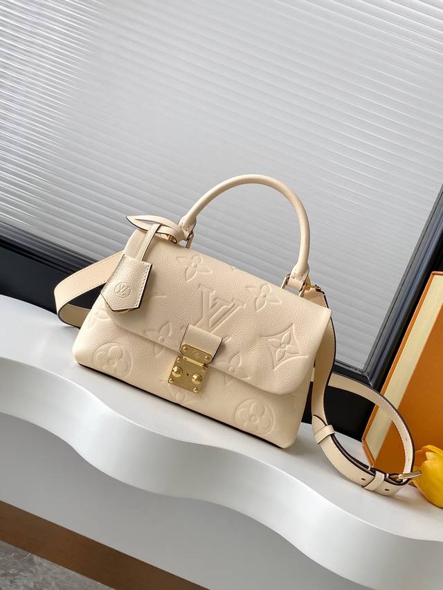 动态163C01芯片 顶级原单加强版 M45978黑丝印小号 M46008白色压印小号 M45977黑色压印小号 本款 Madeleine Bb 手袋为 Mon 动态163C01芯片 顶级原单加强版 M45978黑丝印小号 M46008白色压印小号 M45977黑色压印小号 本款 Madeleine Bb 手袋为 Mon