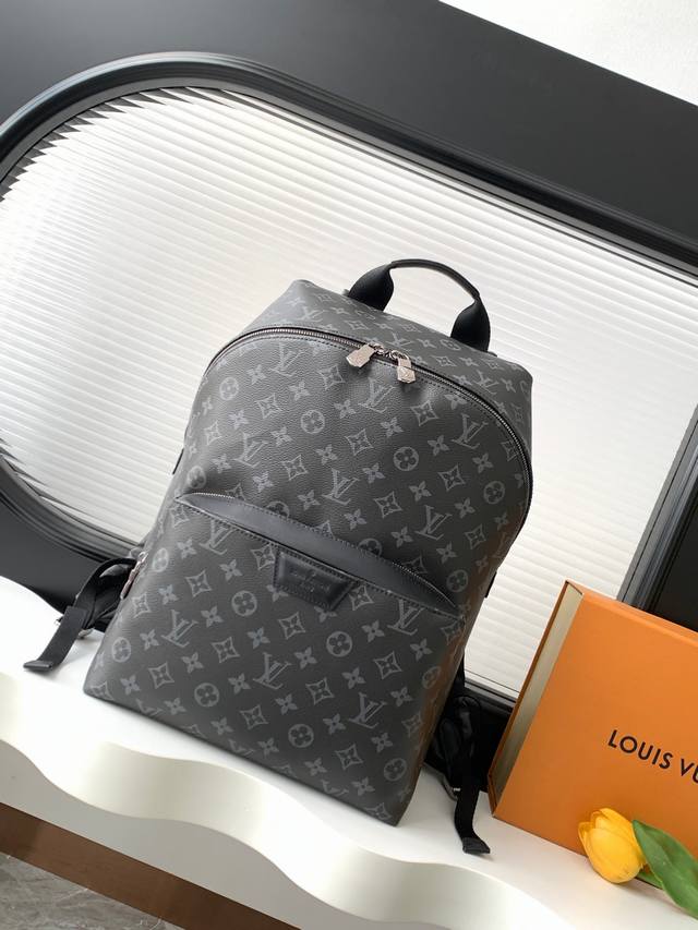 动态163C芯片 顶级原单加强版 M43186 风格休闲而精致,此款Apollo双肩包采用柔软的Monogram Eclipse涂层帆布面料,是风格与功能的完美 动态163C芯片 顶级原单加强版 M43186 风格休闲而精致,此款Apollo双肩包采用柔软的Monogram Eclipse涂层帆布面料,是风格与功能的完美