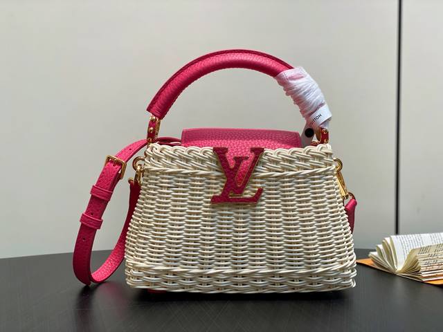 原单精品 M26005玫红 编织 全皮Cap那英款 Capucines Bb 手袋 M14366深蓝 M26025棕色 本款 Capucines Bb 手袋回溯