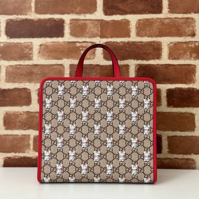 专柜品质，顶级原单货，实物实拍！款号605614小猫红皮，尺寸：宽28X高25X侧宽11，