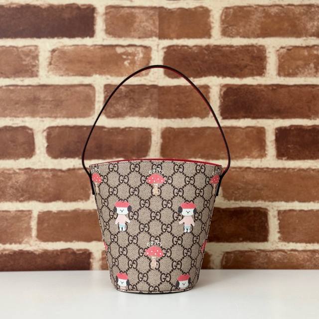 专柜品质，顶级原单货，实物实拍！款号752356小狗蘑菇，尺寸：宽18.5X高16.5X侧宽7.5Cm，