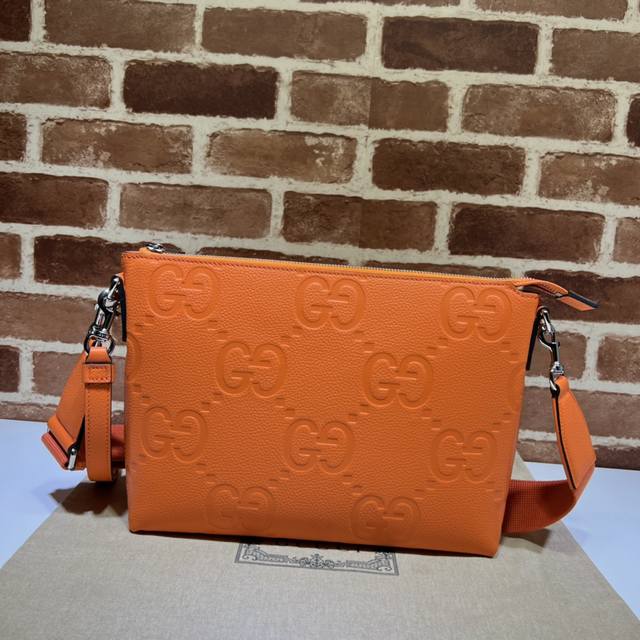 专柜品质，顶级原单货，实物实拍！款号696009橙色压大G～尺寸：宽31X高24.5X侧宽5Cm，出货了！