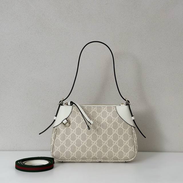 专柜品质，顶级原单货，实物实拍！款号815218白胶，尺寸：宽24.5X高16X侧宽6Cm，