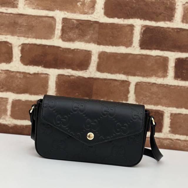 专柜品质，顶级原单货，实物实拍！款号772794克色压花，尺寸：宽21X高13.5X侧宽3，