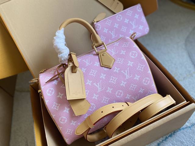 M13914 粉色 Mb免税版本 全钢五金 支持Nxp芯片感应Speedy P10 BandoulièRe 30 手袋采用印有经典 Monogram 图案的牛皮