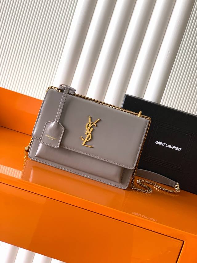 独家背景 灰牙签纹 金 #经典款贵气牙签纹Sunset日落包 原厂皮版本！喜欢牙签纹包包的小伙伴不能错过的一款！高品质 正品皮，正品开模五金，追求每一个每一个细