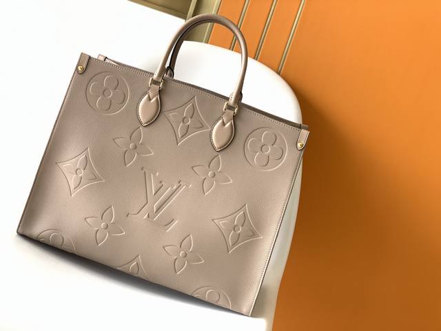 顶级 原单Louis Vuitton款号M45081米白M44925黑色尺寸:41.0 X 34.0 X 19.0 Cm 路易威登Onthego大号手袋工作、购 顶级 原单Louis Vuitton款号M45081米白M44925黑色尺寸:41.0 X 34.0 X 19.0 Cm 路易威登Onthego大号手袋工作、购