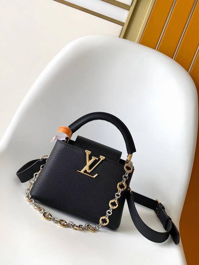 M12936黑色 M12935灰色 M12938米白 M12937红色特级原厂 动态 163本款 Capucines Bb 手袋取材柔韧 Taurillon 牛