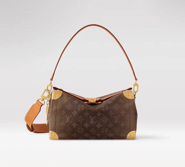 Pm11536渲染老花变码芯片 顶级原单 全钢五金 本款 Soul Trunk East West 手袋取材 Monogram Dust 帆布，以加固金属包角展