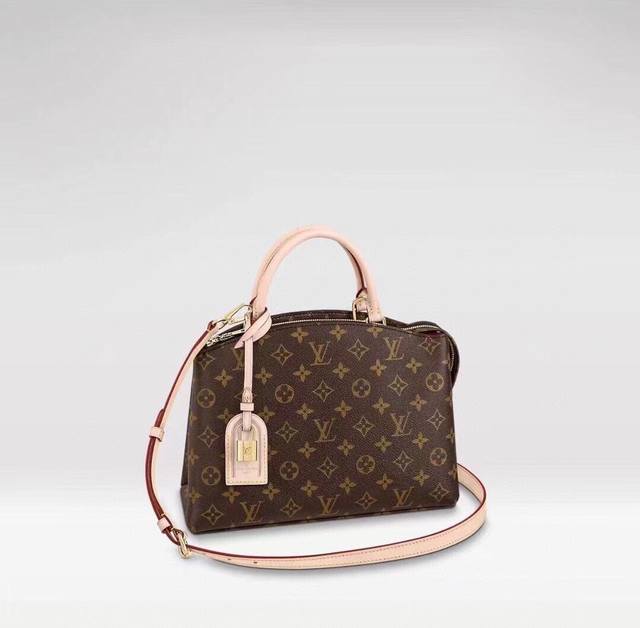 顶级原单,变码芯片 M45900小号 M45898大号 Grand Palais 手袋 Grand Palais 手袋为Monogram 再以名牌和挂锁续写的旅 顶级原单,变码芯片 M45900小号 M45898大号 Grand Palais 手袋 Grand Palais 手袋为Monogram 再以名牌和挂锁续写的旅