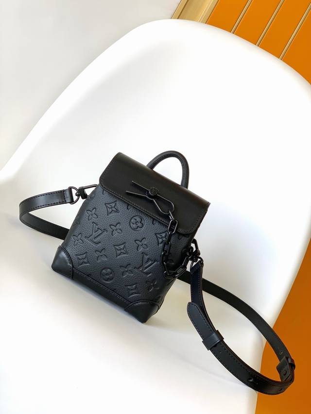 顶级原单 M82772全皮压花黑 M82774黑花本款 Nano Steamer 手袋取材 Monogram Eclipse 帆布，以袖珍尺寸浓缩 Steame