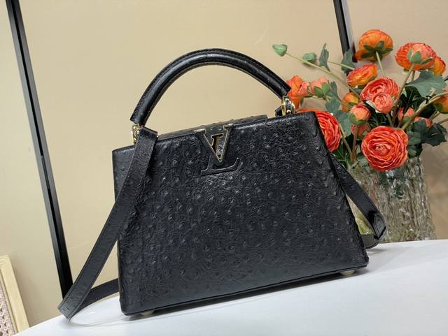 顶级原单复刻独家实拍 Capucines Bb 手袋 N48865 24713 黑色 鸵鸟 高贵的鸵鸟皮纹，奢华的山羊皮衬里，闪亮的金属饰件，特有的Capuci