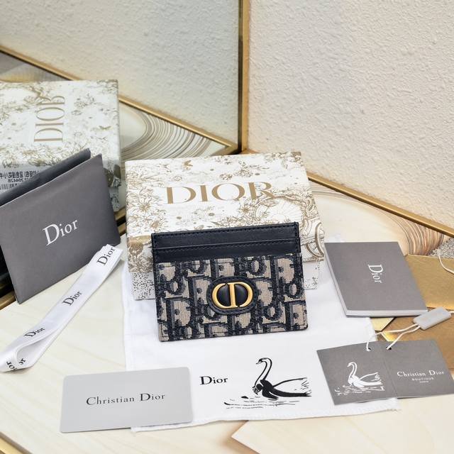 专柜正品有售 原单质量 配图片盒子 30 Montaigne Freesia卡夹蓝色 Oblique 印花,050 编号:S2152Utzq_M928 花面料精