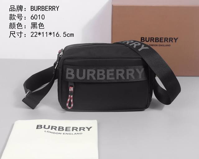 所见即所得 顶级原单Burberry，封面釆用尼龙防水细纹布，，细节100%小牛皮，100%聚酰胺，衬里80%棉，20%聚酰胺，可调节肩带，五金纯钢无尘电镀，超