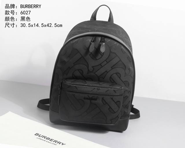 所见即所得 顶级原单Burberry双肩包，封面80%棉，20%聚酯纤维，细节100%小牛皮，100%聚酰胺，衬里80%棉，20%聚酰胺，五金纯钢无尘电镀，超强