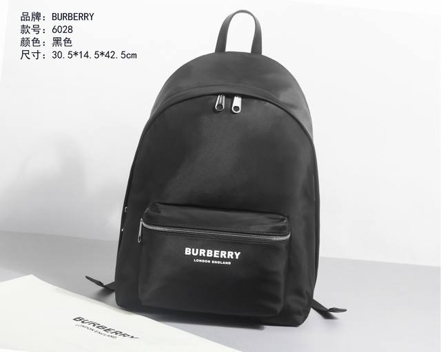 所见即所得 顶级原单Burberry双肩包，封面80%棉，20%聚酯纤维，细节100%小牛皮，100%聚酰胺，衬里80%棉，20%聚酰胺，五金纯钢无尘电镀，超强