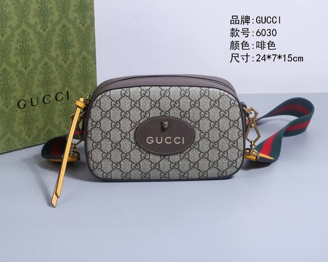 所见即所得 顶级原单 Gucci 古驰Neo Vintage系列米色 乌木色 人造帆布单肩斜挎包 经典双G印花虎头相机包476466 货号：6030啡色 尺寸：