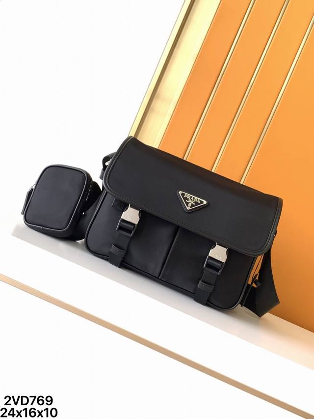 原单：2Vd769#顶级原单货普拉专柜最新款，高端大气，时尚有品味，防水布配头层牛皮，质感高端大气，超级实用，专柜高清最新Logo伍金配件。尺寸：24X16X1