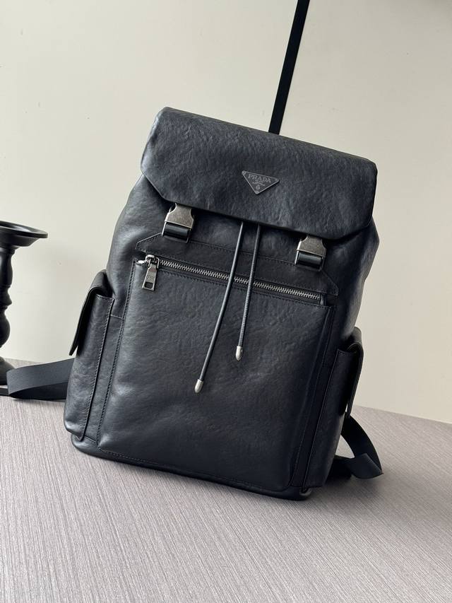 顶级专柜老鼠高端狠货 最新火爆款普拉达双肩背包大量出货啦,叫嚣专柜货顶级原单货纸上谈兵吹牛皮的咱不会,请让狠货说话。款式可以复制抄袭,材料做工骗不了懂的人。里外 顶级专柜老鼠高端狠货 最新火爆款普拉达双肩背包大量出货啦,叫嚣专柜货顶级原单货纸上谈兵吹牛皮的咱不会,请让狠货说话。款式可以复制抄袭,材料做工骗不了懂的人。里外