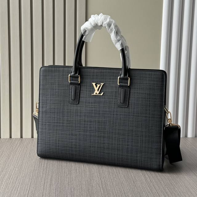 顶级专柜老鼠高端狠货 最新火爆款Lv双拉链手提公文包大量出货啦,叫嚣专柜货顶级原单货纸上谈兵吹牛皮的咱不会,请让狠货说话。款式可以复制抄袭,材料做工骗不了懂的人 顶级专柜老鼠高端狠货 最新火爆款Lv双拉链手提公文包大量出货啦,叫嚣专柜货顶级原单货纸上谈兵吹牛皮的咱不会,请让狠货说话。款式可以复制抄袭,材料做工骗不了懂的人