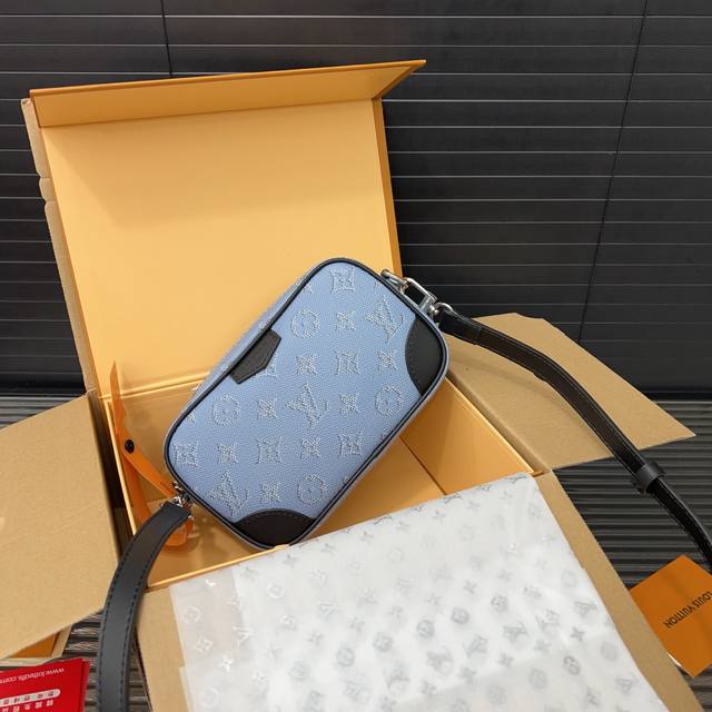 Louisvuitton 路易威登 Lv Trocadero 迷你单肩斜挎包 相机包 Monogram帆布仿古牛皮饰边 配送飞机礼盒 13 X 20 Cm。