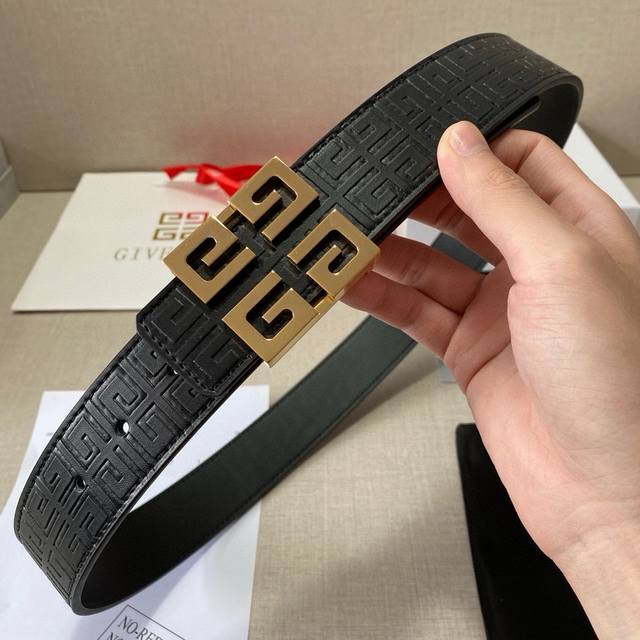 品牌：纪梵希Givenchy 钢扣 等级：原私单货.头牛层皮 专柜售、堪正比品！油精边致 电车脑线 手柔感软.实物摄拍无修饰 上效身果超好、.配专柜套全包装.送