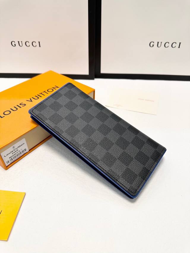 短 长 颜色 黑格尺寸 长19X10短12X10Lv官网同步经典款!超精细手工,信用卡槽 存放纸币和票据,可存放现金的带撑板隔层 短 长 颜色 黑格尺寸 长19X10短12X10Lv官网同步经典款!超精细手工,信用卡槽 存放纸币和票据,可存放现金的带撑板隔层