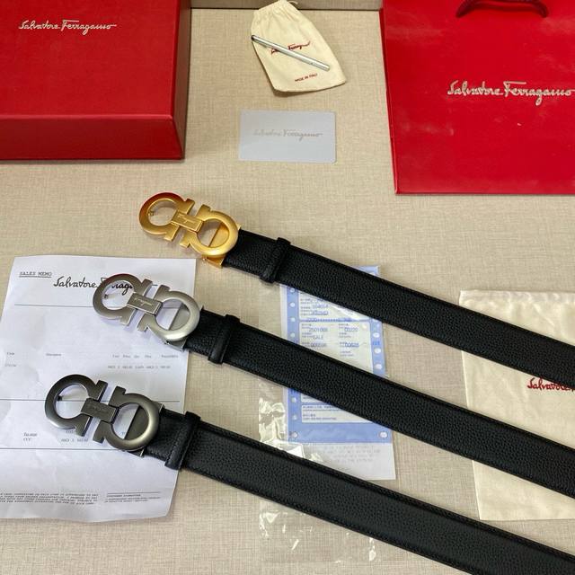 品牌：菲拉格慕Ferragamo 等级：原版品质.头层牛皮 专柜售经典爆款开模。油边精致 电脑车线 手感柔软.实物拍摄无修饰 上身效果超好、长度可裁剪.配专柜全