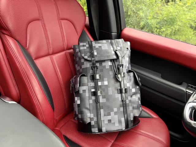 高端货 新款 “ Louis Vuitton”Lv双肩包 路易威登双肩包 M14952 Louis Vuitton Christopher 金属件棋盘格设计 D