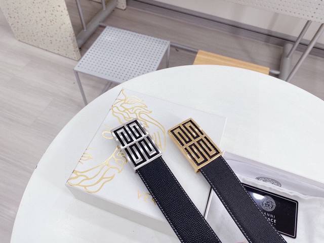 纪梵希 原单品质经典男款腰带专柜Togo皮搭配精扣 钢扣不褪色 头层进口皮 3.8厘米 实用与美观兼并。转换不同风格。 高级感十足。