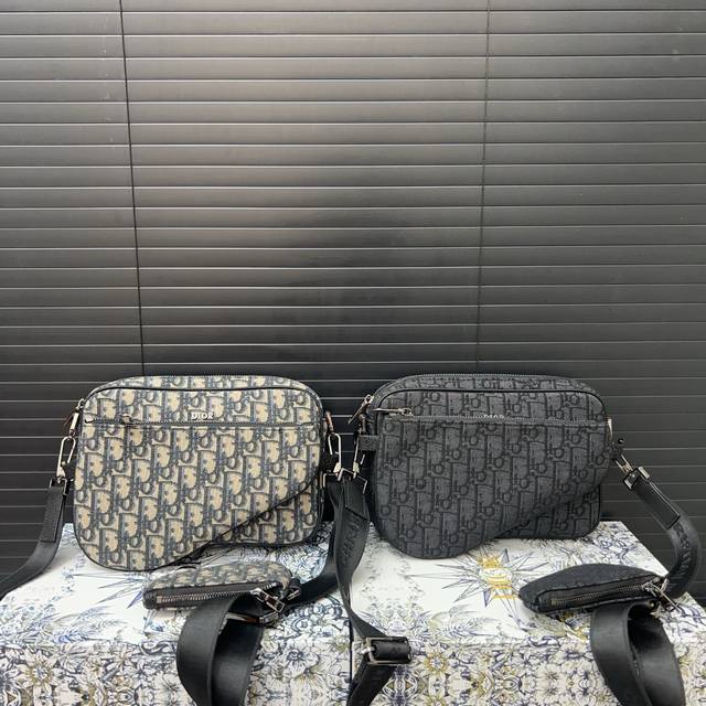 Dior 迪奥 三合一Cd刺绣针织相机包 男女通用斜挎单肩包 采用原版面料 经典百搭 实物拍摄 原厂原版面料 配送防尘袋 礼盒 25 X 18 Cm。