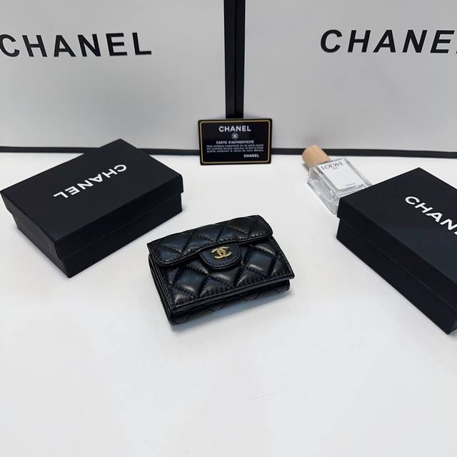 颜色 黑尺寸 10X7香奈儿新款两用钱包卡包，做工精细，小巧实用，多功能必备款！