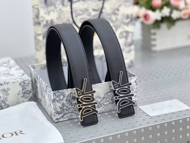 迪奥女款Christian Dior皮帶是最能強調腰身線條的配飾。Dior迪奧皮帶系列採用精緻皮革製作，色澤繁多，風格多變。#Vlog奢侈 #Diorquake