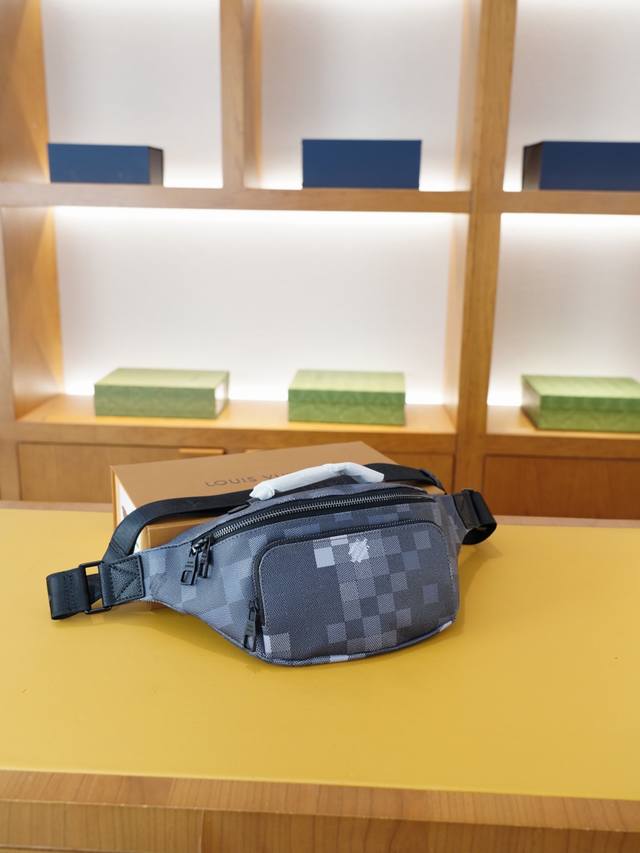 路易威登 官网同步 高版本 腰包 永恒不过时的标志性产品 纯原单小牛皮 顶级五金制作 非市面普通版本 今年Lv最爱的款式 全部实拍 实用性非常高 完全不用担心穿