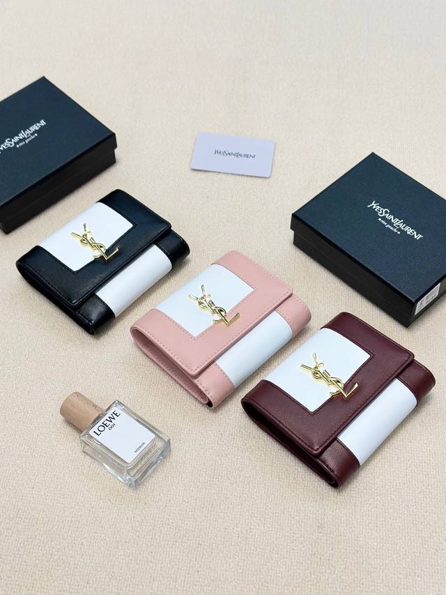 颜色 黑 粉 红尺寸 12X10圣罗兰爆款牛皮小钱包款式经典做工精细耐磨耐用手感极佳