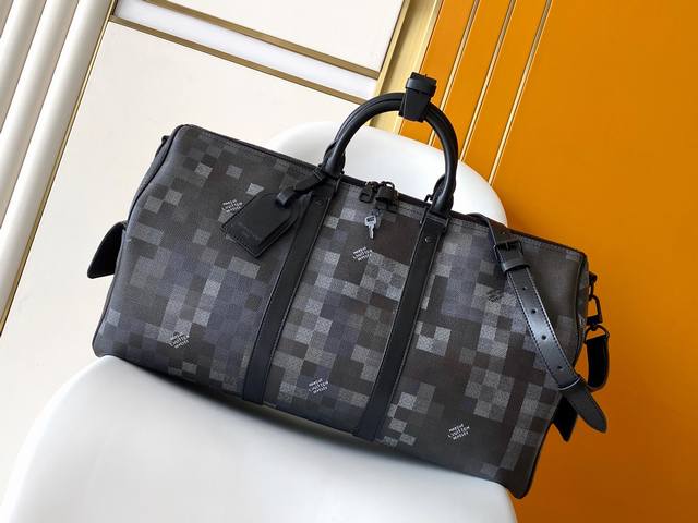 M14957黑色马赛克163C01动态芯片本款 Keepall BandoulièRe 50 旅行袋取材 Damoflage Black 涂层帆布，呈现 Pha
