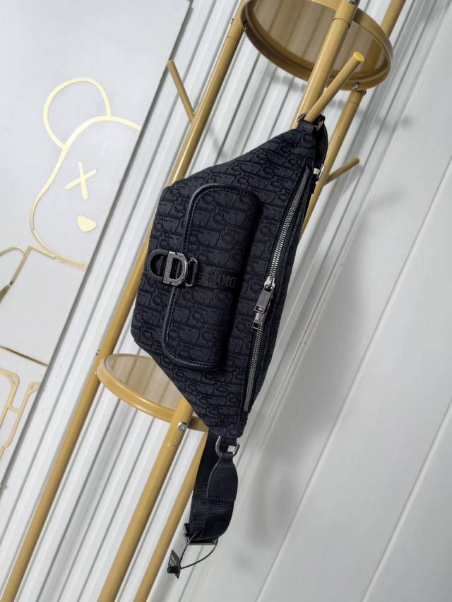 市场最高版本，欢迎对比 配礼品袋 原版打版1：1复刻 Dior 8 腰包 黑色 Oblique 印花面料 编号: 1Eibo071Yky_H03E 这款 Dio