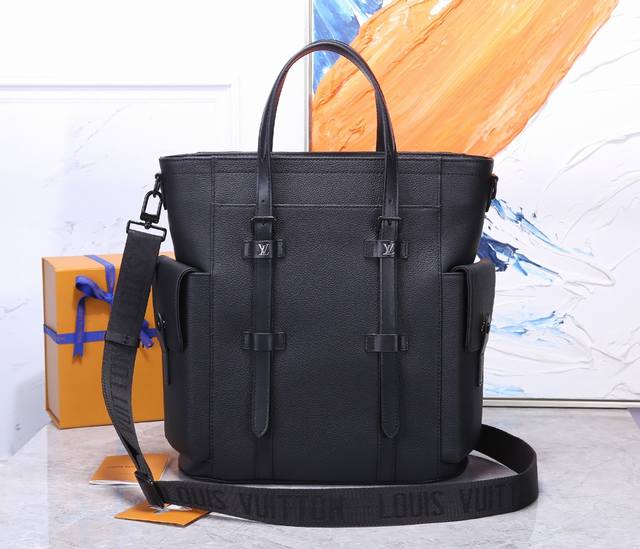 顶级原单复刻M58479黑色全皮 公文包系列 Christopher Tote 手袋承袭路易威登经典 Christopher 双肩包的户外精神，融合粒面及丝滑