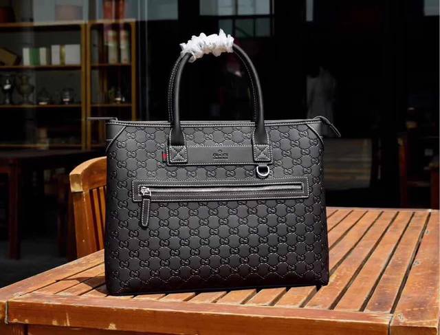 批 。型号：3200-5 出货了 Guccl 公文包 意大利专柜出售 专属高端打造 海外完美走私货物，非市场伪原单内容，意大利进口纯正磨砂牛皮，独家Zousi原