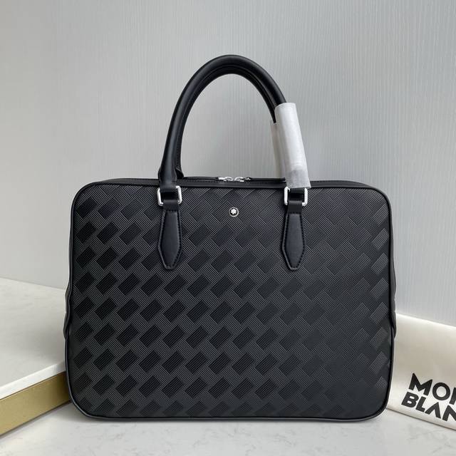 顶级专柜老鼠高端狠货2025最新火爆款万宝龙进口花皮纹手提公文包 火爆款大量出货啦,叫嚣专柜货顶级原单货纸上谈兵吹牛皮的咱不会，请让狠货说话。款式可以复制抄袭，