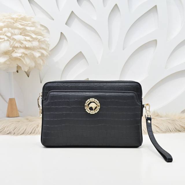 Stefano Ricci-史蒂芬 专柜最新款男士手拿包采用进口小牛皮制作 皮质柔软 纹路清晰可见 手感超赞 高贵五金 时尚鹰头金标 质量看得见 高档大气上档次 Stefano Ricci-史蒂芬 专柜最新款男士手拿包采用进口小牛皮制作 皮质柔软 纹路清晰可见 手感超赞 高贵五金 时尚鹰头金标 质量看得见 高档大气上档次