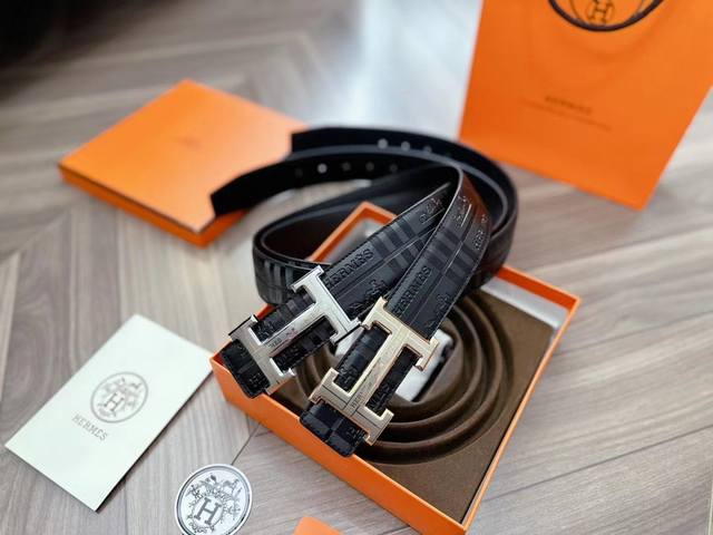 爱马仕爱马仕是世界奢侈品 品牌 创建于法国巴黎带身采用纯皮制作 .带头磨砂黑色 更显尊贵 带身宽度:3.8厘米奢侈 保守 尊贵 贵族式风格由整体到细节 有法国人